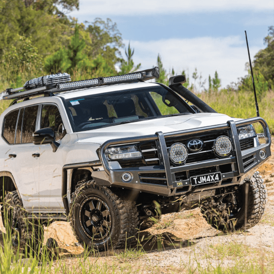 Toyota Land Cruiser 300 (+2021) TJM Bull Bar T13 Steel Black