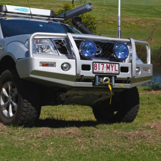 Nissan Navara (+2007) TJM Bull Bar T13 Steel Black