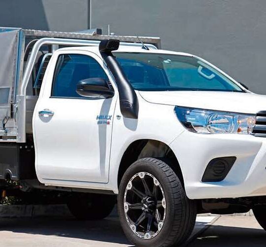 Toyota Hilux +09/2015 RHS TJM Airtec Snorkel